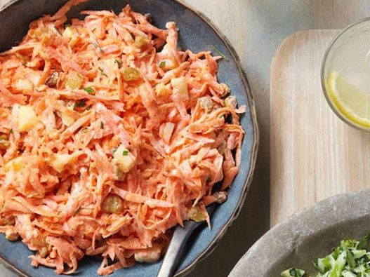 Salata od kupusa sa mrkvom i ananasom (br. 13)