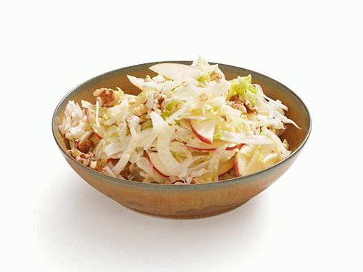 Skrivena salata od Cole sa savojskim kupusom, jabukom i komoračem (br. 20)