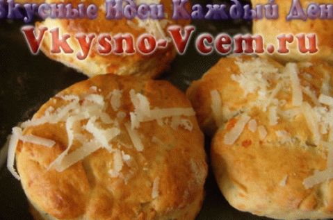 Engleski skons sa sirom i lukom