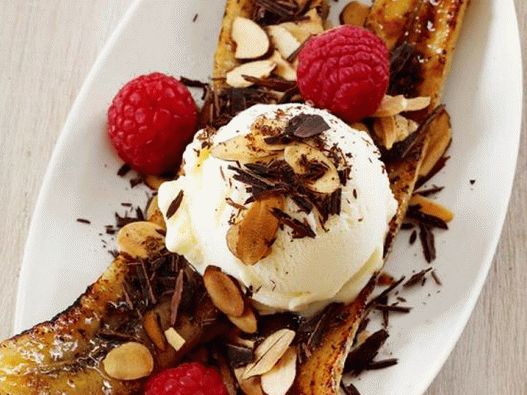 Fotografija banane podijeljena na roštilju