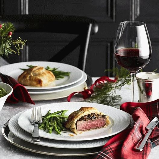 Fotografija govedine Wellington sa plavim sirom i vodenim kremom