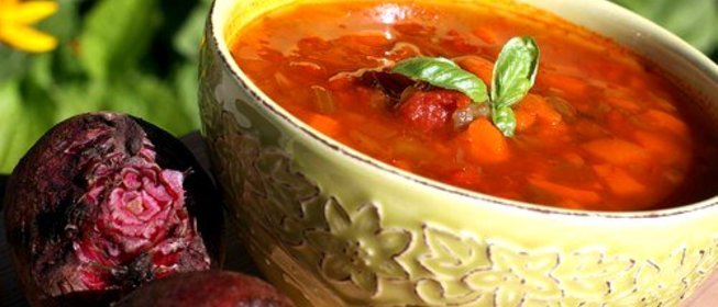 Borsch sa sokom od brusnice