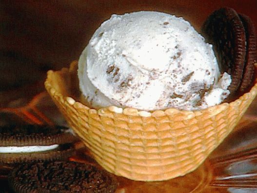 Foto domaći sladoled sa oreo kolačićima bez sladoleda