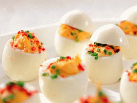 Foto punjena jaja sa poklopcima