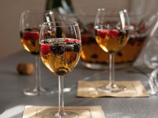 Photo Fruit Sangria with Cava