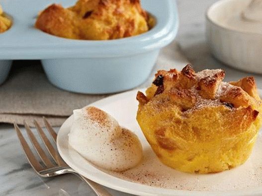 Puding za kruh od panetona u kremi od jaja-stopala