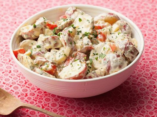 Foto španska salata od krumpira