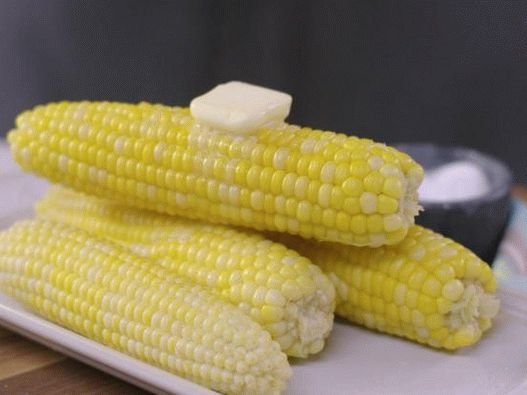 Foto kako kuhati kukuruz na kukuruzi (4 načina kuhanja)