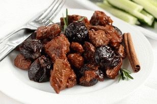 Govedina u rerni sa šljivama