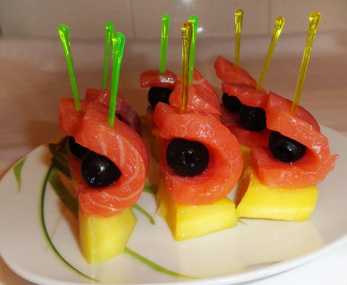 Mango losos kanape