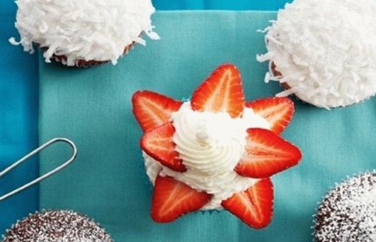 Fotografija cupcakesa sa kokosovom glazurom