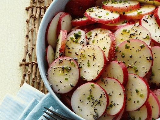 Foto krompir salata sa makovim semenima