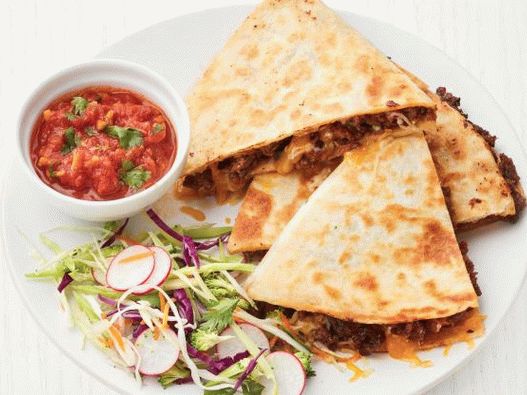 Fotografija Quesadille sa brokulom od govedine i kupusa