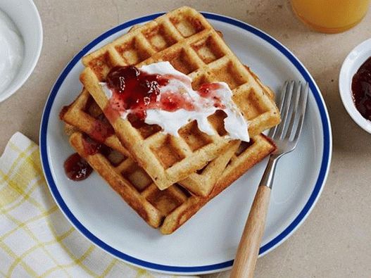 Fotografija posuđa - vafli sa cjelovitim žitaricama