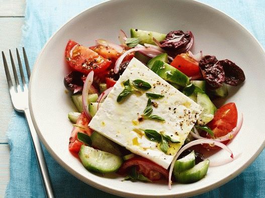 Foto klasična grčka salata