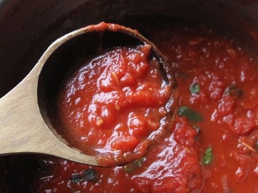 Foto klasični paradajz sos za pizzu