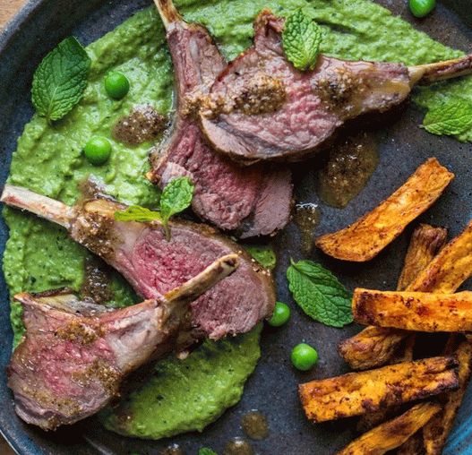 Foto sok od ovčje kosti sa prilogom od pirjane rutabage i Kolkannona