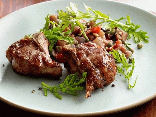 Foto janjeći kotleti sa patlidžanom caponata