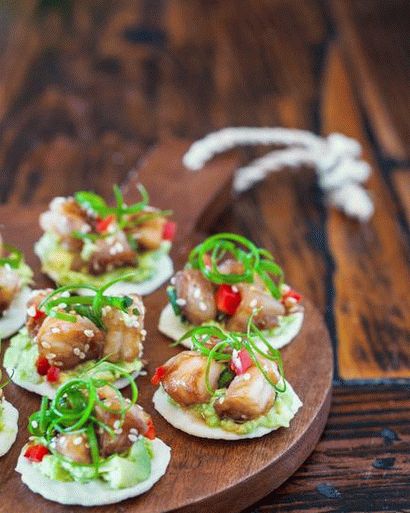Foto salata od rakova sa škampima i wasabi preljevom