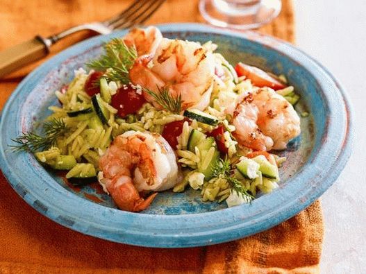Grčka salata sa škampima na žaru i sos od vinjegre
