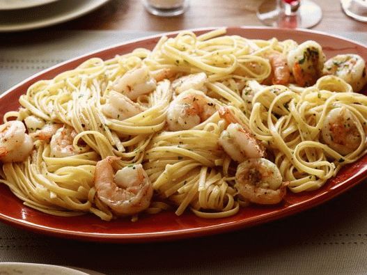 Foto škampe u sosu od belog luka i limuna sa tjesteninom