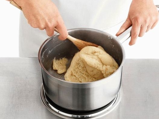 Crockembusch - torta od profiterole