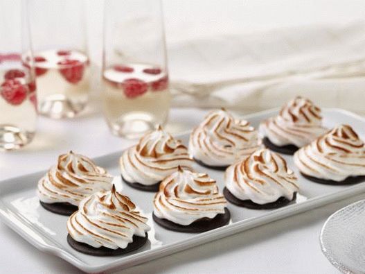 Foto sitne meringue torte