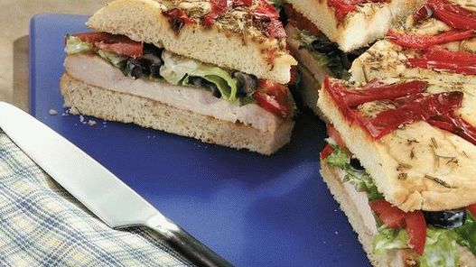Focaccia tortilja sendvič sa kiselom piletinom i namazom od špinata i artičoka