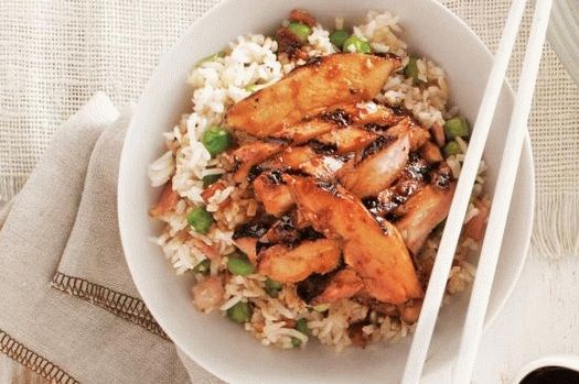 Fotografija piletine Teriyaki s pirinčem rižom