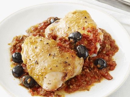 Foto pileća bedra sa lovačkim umakom