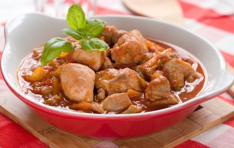 Pileći gulaš