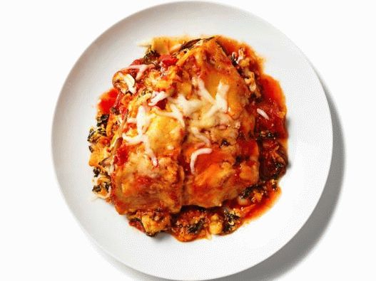 Foto lazanje s špinatom i gljivama u sporijem kuhaču