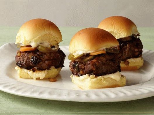 Fotografija hrane - sendviči sa klizačima Piccadillo