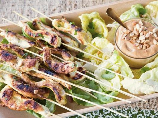 Fotografija jela - pileći umak sa umakom od kikirikija