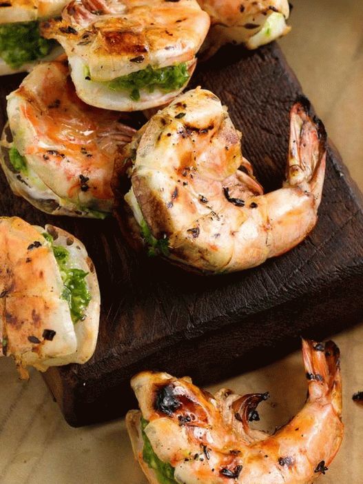 Fotografija posuđa - divovske škampe punjene cilantrom i čilijem