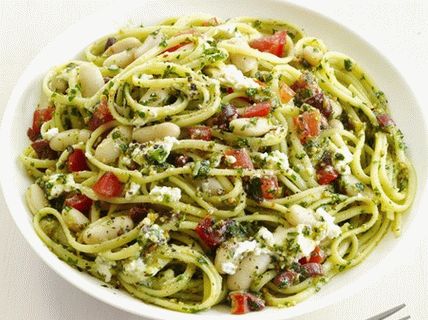 Fotografija Linguine s pesto badema i pasulja