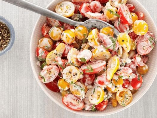 Fotografija jela - Salata s cherry rajčicom i džemom od pinjenice