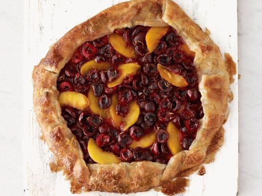 Fotografija jela - Galeta sa trešnjama i breskvama