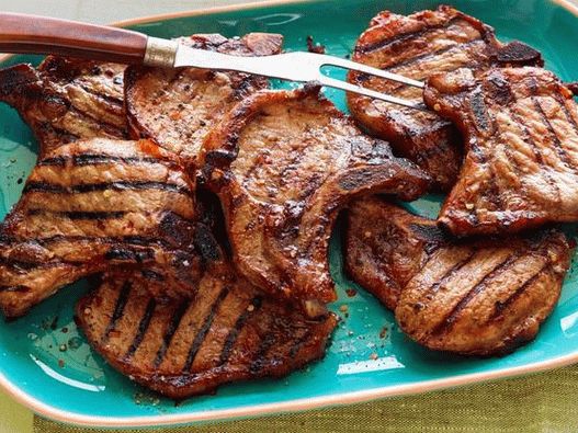 Jednostavne svinjske kotlete na roštilju