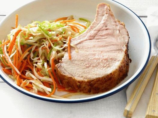 Svinjski pas na roštilju na rebrima, sa mariniranom religijom