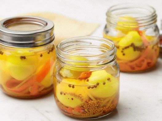 Uskršnja jaja u marinadi s mrkvom