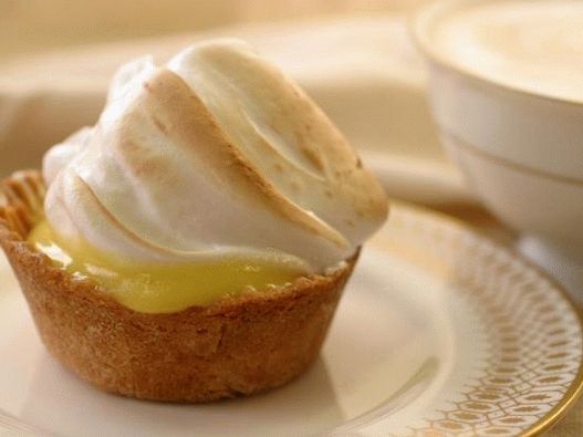 Cupcakes sa limunskim Kurdom i Meringueom