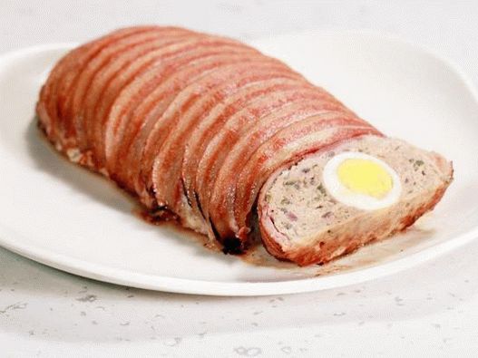 Mitlof s jajetom i slaninom sa špinatom  title=