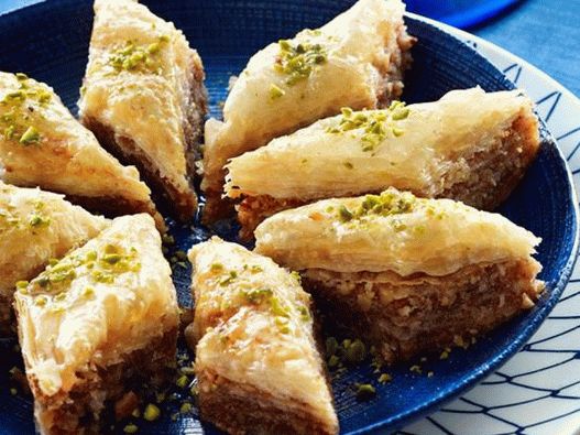 Grčka baklava od filo tijesta s pistacijama