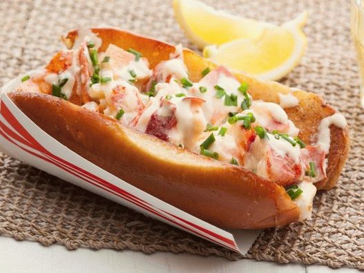 Sendvič od jastoga s umakom od bijelog vina Sendvič od jastoga s umakom od bijelog vina