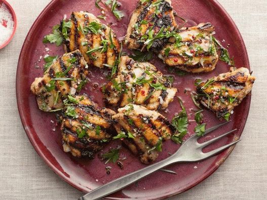 Pileća pečena na žaru u marinadi Pileća pečena na žaru u marinadi