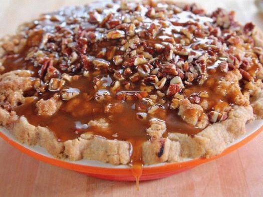 Fotografija jela - Pita sa jabukama i prelivom od karamela-oraha