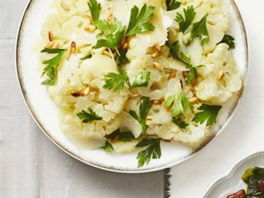 Karfiol pari s pinjolama