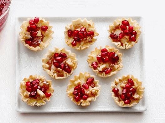 Filo košare sa sirom i šipak