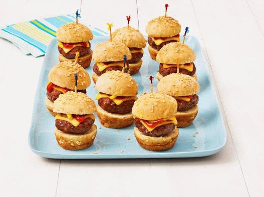 Foto mini burgere za švedski stol